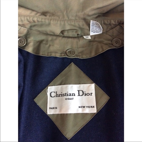 💝SOLD💝Vintage Christian Dior Trench Coat. - Picture 8 of 8